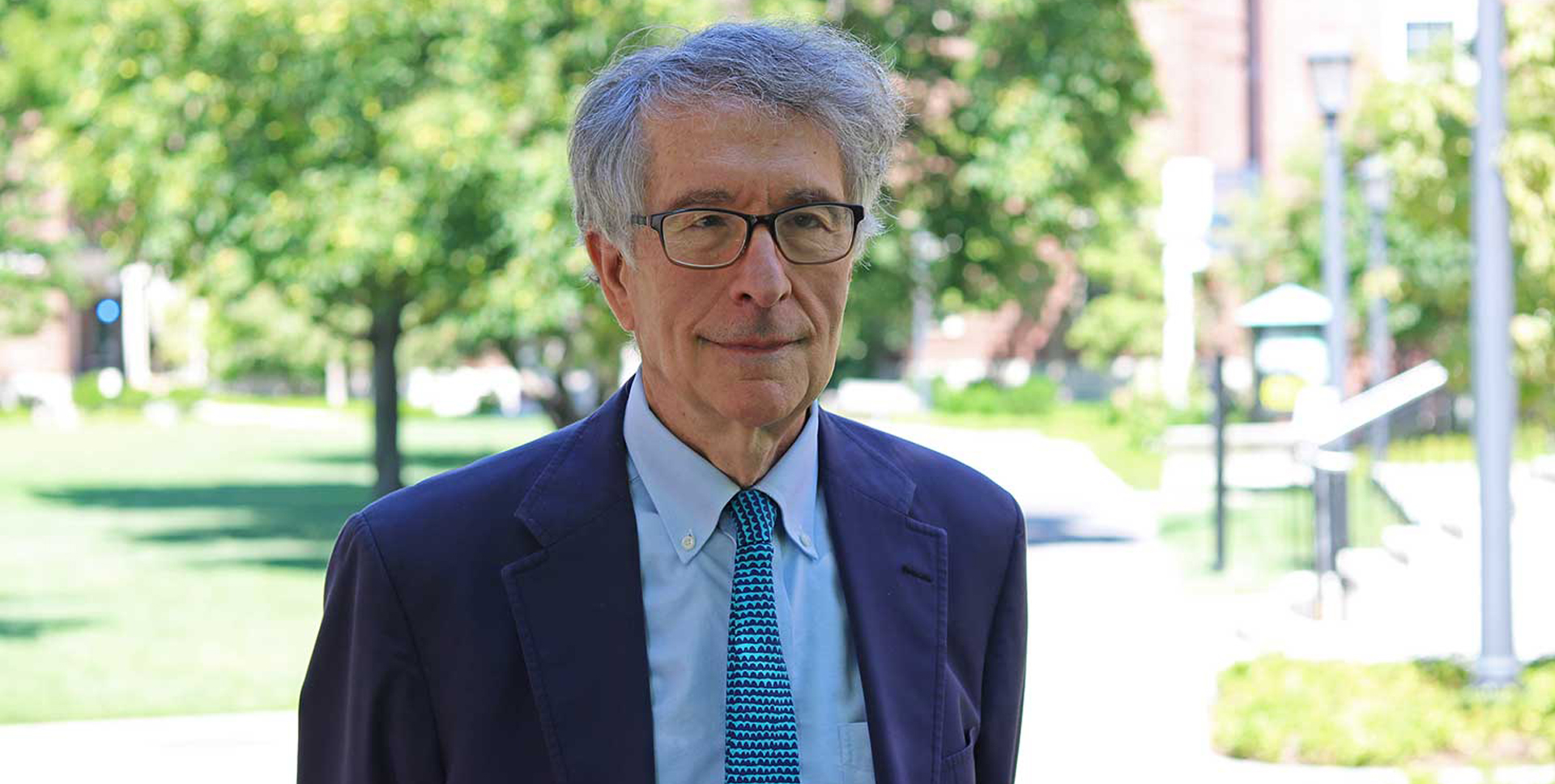 Dr. Howard Gardner